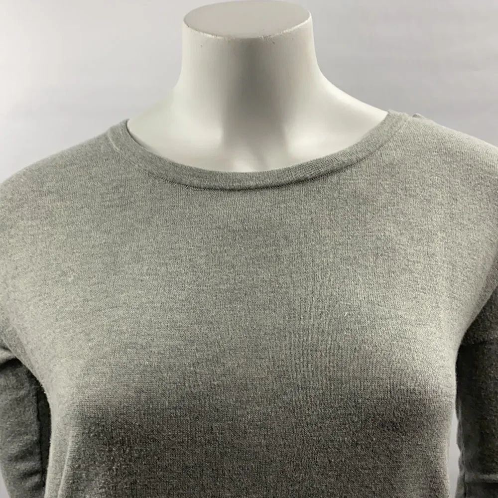 3For$20 Gap Gray Sweater size: Small - Picture 2 of 8